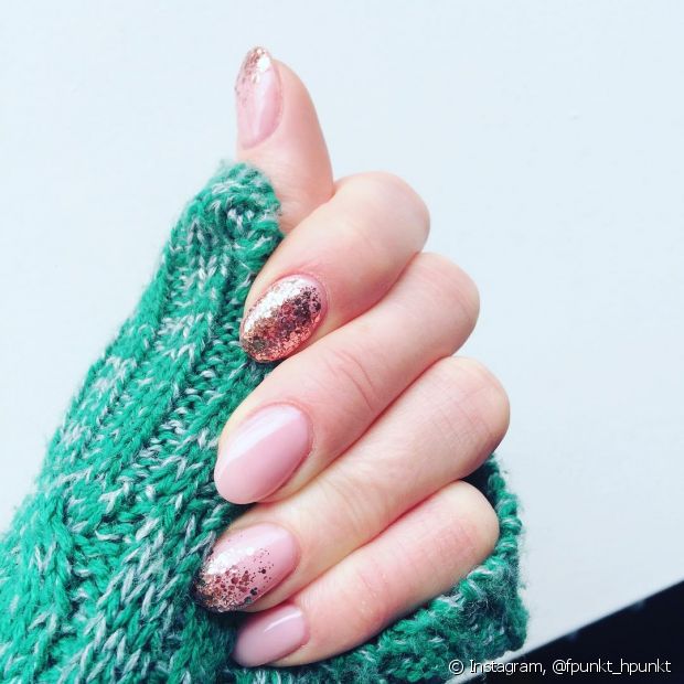 How to get rid of bubbles in nail polish after painting your nails? Tips to avoid the problem