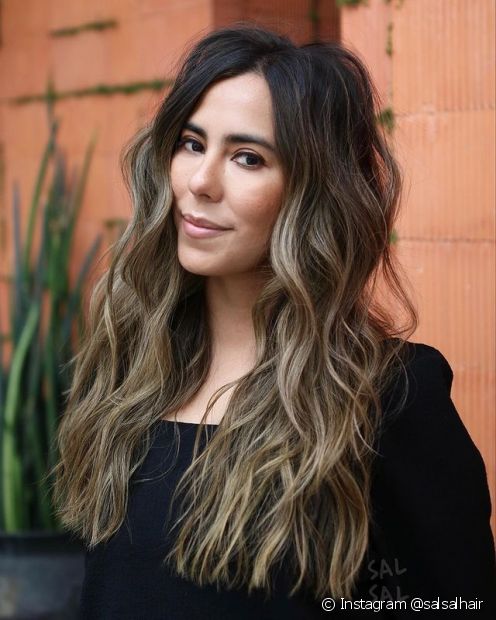 Long hair: 5 cuts to renew the look without taking the length