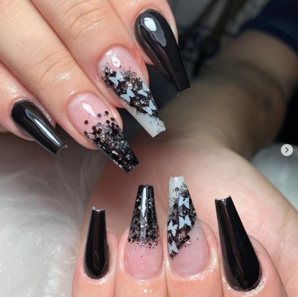 18 suggestions for black decorated nails for you to rock