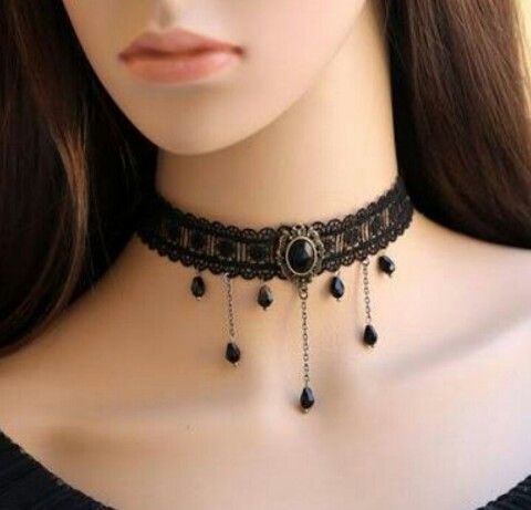 Chokers: 50 suggestions on how to use the fashion accessory