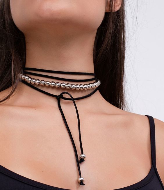 Chokers: 50 suggestions on how to use the fashion accessory