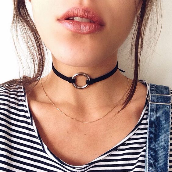 Chokers : 50 suggestions d'utilisation de l'accessoire de mode