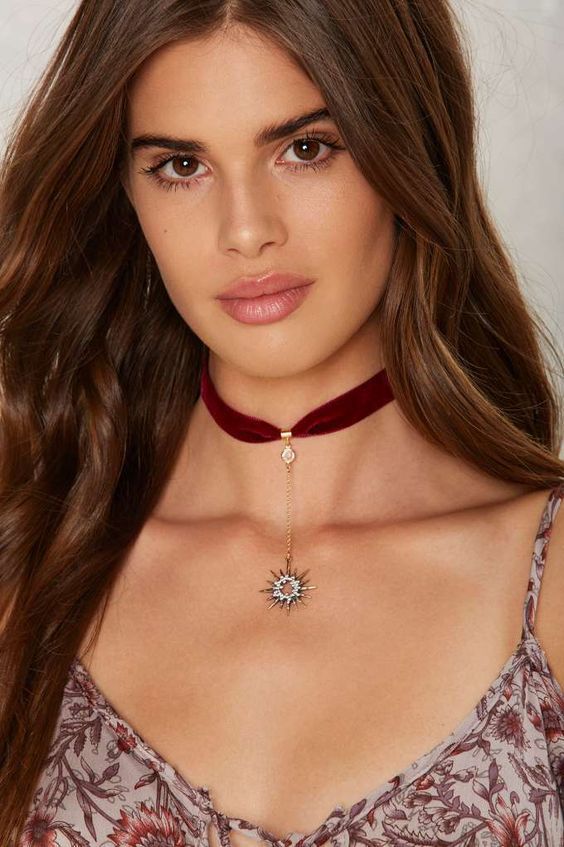 Chokers: 50 suggestions on how to use the fashion accessory