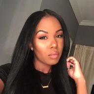 Black bluish hair in black women and brunettes: 10 photos to be inspired + treatment tips to leave the strands lit