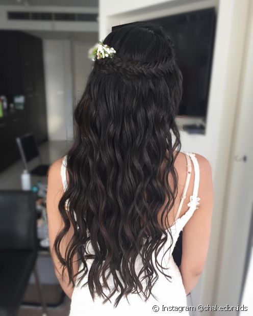 Peinados de novia con cabello suelto: 20 fotos de medios recogidos, accesorios y más estilos para inspirarte