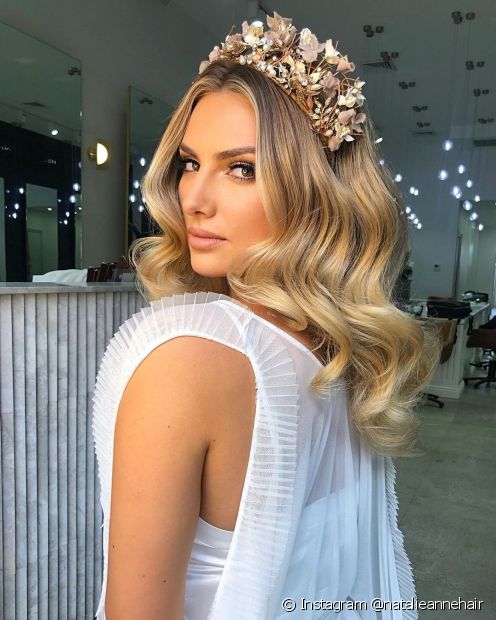 Acconciature da sposa con capelli sciolti: 20 foto di mezzi raccolti, accessori e altri stili a cui ispirarsi