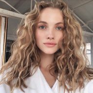 Light blonde: how to slightly lighten your hair and achieve a natural look