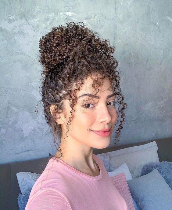 Peinados Updo: 50 looks impresionantes para inspirarte