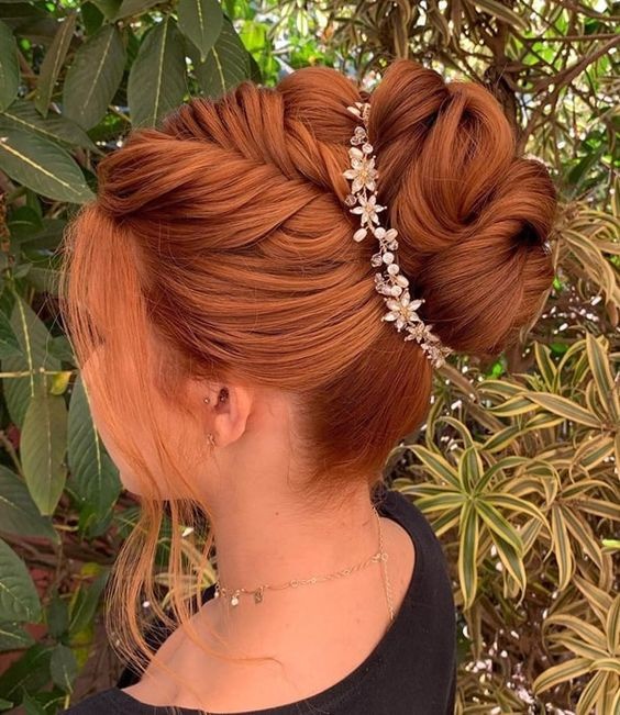 Peinados Updo: 50 looks impresionantes para inspirarte