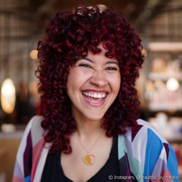 Cheveux marsala foncés : 15 photos de la couleur et de la pointe d'encre à utiliser