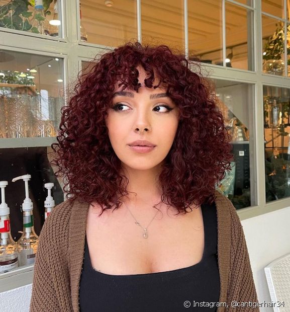 Cheveux marsala foncés : 15 photos de la couleur et de la pointe d'encre à utiliser