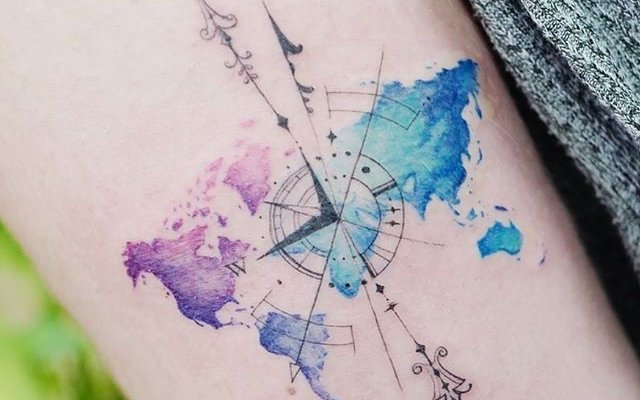 30 tatuajes creativos de brújulas para inspirarte
