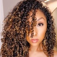 Cheveux caramel : apprenez à obtenir cette nuance de brun