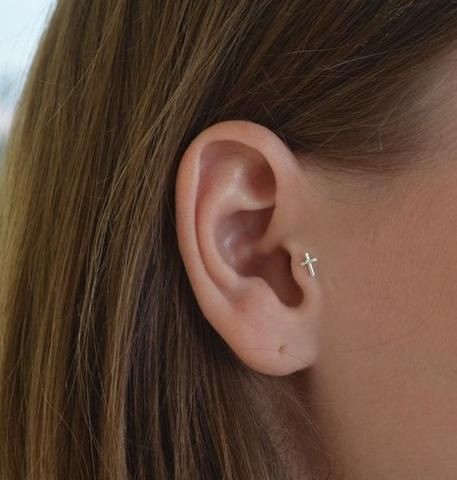 Piercing sur le tragus : Consultez les conseils d'entretien et les modèles