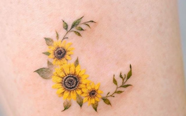 Flower tattoo: know the meanings and see 81 ideas