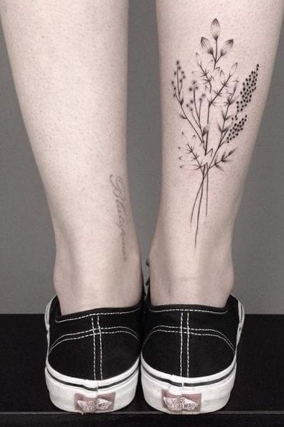 Flower tattoo: know the meanings and see 81 ideas