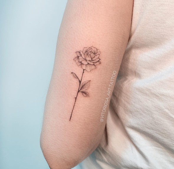 Flower tattoo: know the meanings and see 81 ideas