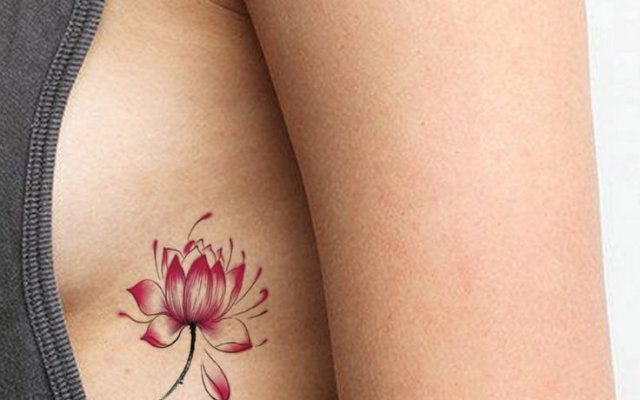 Flower tattoo: know the meanings and see 81 ideas