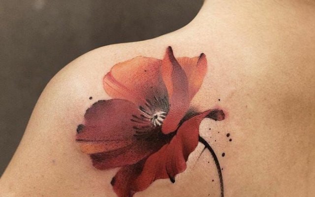 Tatouage de fleurs : connaissez les significations et voyez 81 idées