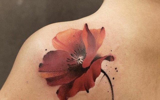 Flower tattoo: know the meanings and see 81 ideas