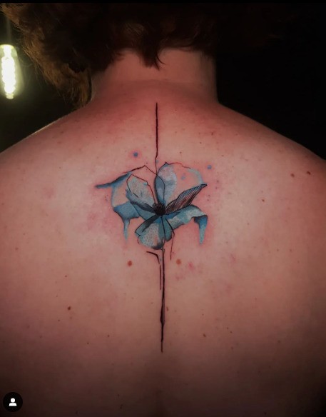 Tatouage de fleurs : connaissez les significations et voyez 81 idées