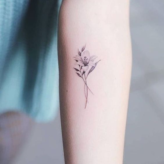 Tatuaggio con fiori: conosci i significati e vedi 81 idee