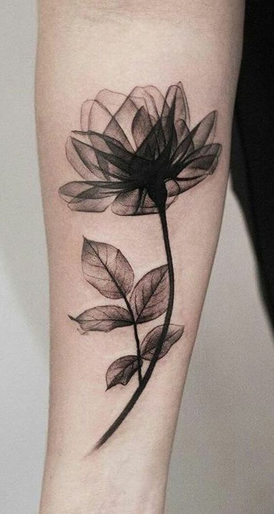 Flower tattoo: know the meanings and see 81 ideas