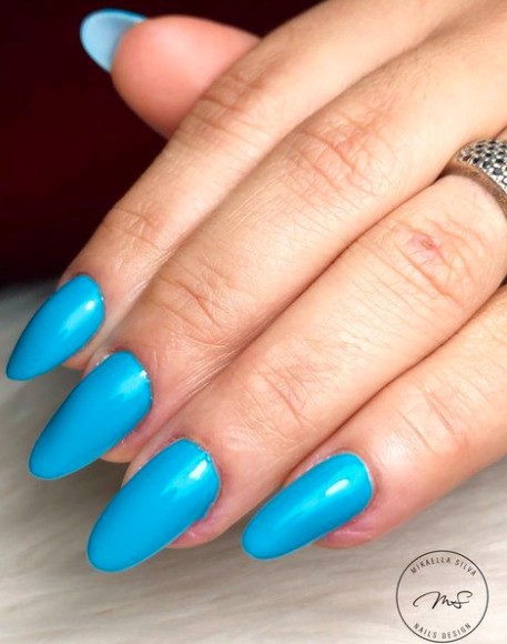 45 ideas de uñas azules para brillar en la punta de tus dedos