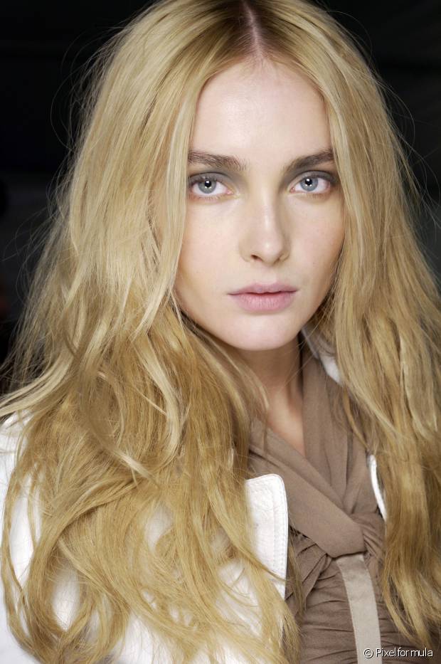 How to avoid split ends in blonde hair? Learn how to get away from the problem and have perfect strands!