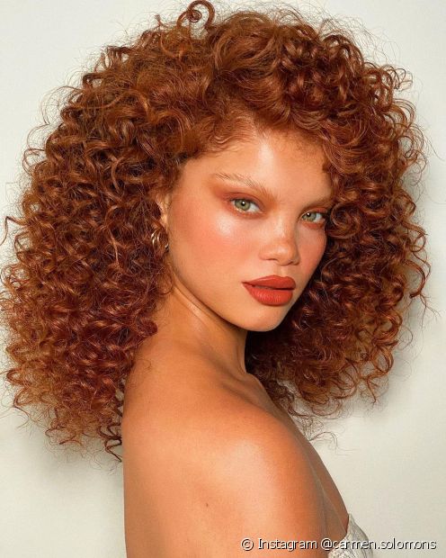 Copper red curly hair: 30 inspirations and tips for not undoing the curls