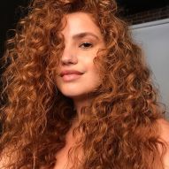 Copper red curly hair: 30 inspirations and tips for not undoing the curls