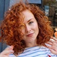 Copper red curly hair: 30 inspirations and tips for not undoing the curls