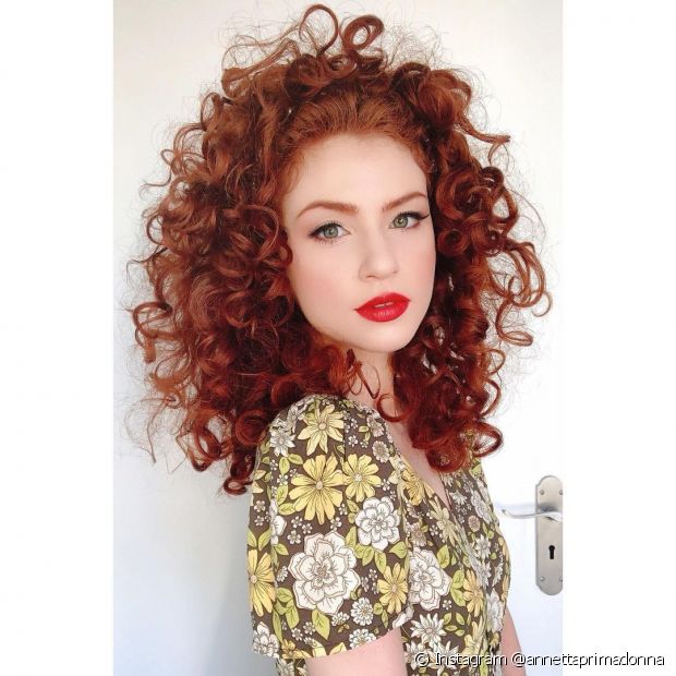 Copper red curly hair: 30 inspirations and tips for not undoing the curls