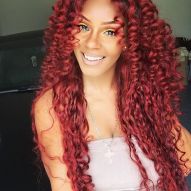 Cabello rojo largo y rizado: 15 fotos de rizos rojos + consejos de cuidado para prevenir la sequedad y las puntas abiertas