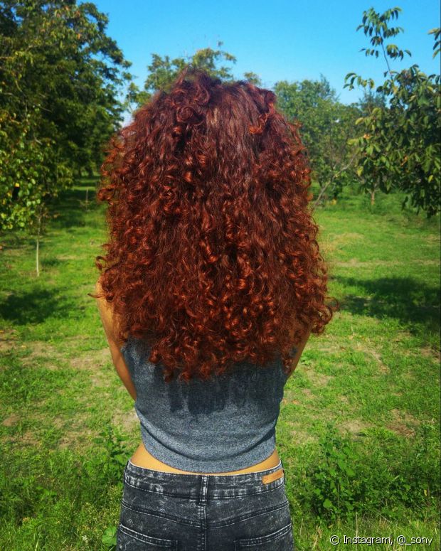 Long curly red hair: 15 photos of red curls + care tips to prevent dryness and split ends