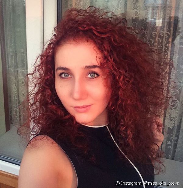 Long curly red hair: 15 photos of red curls + care tips to prevent dryness and split ends