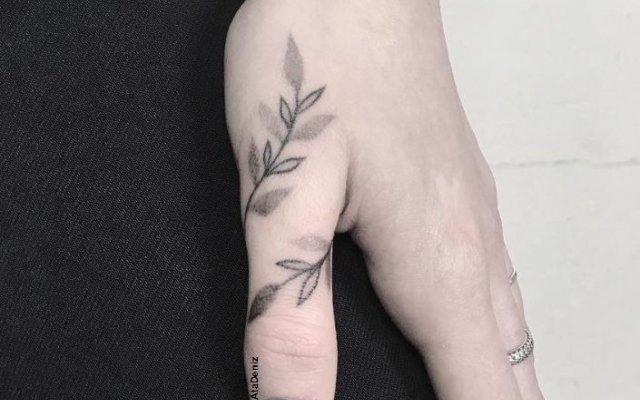 Finger tattoo: see care tips and design options