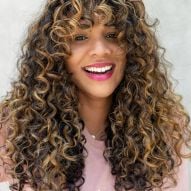 Discover the perfect curly haircut for every face type!