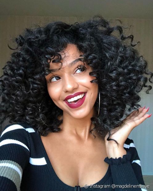 Discover the perfect curly haircut for every face type!