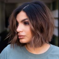 Bright brunette with short hair: 30 inspirations and tips to bet on the trend