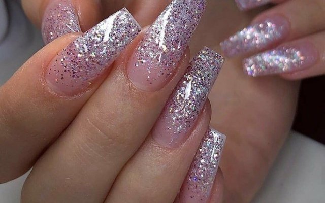 Fiberglass nails: Check out everything about this fashion