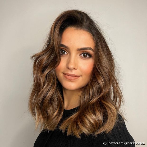 Golden brown lit brunette: 30 photos and tips to conquer the trend