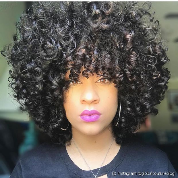Curly bangs: 4 types to choose the one that best suits you and your haircut