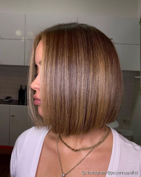 Comment faire une brune éclairée toute seule ? Conseils de teinture et comment teindre vos cheveux à la maison