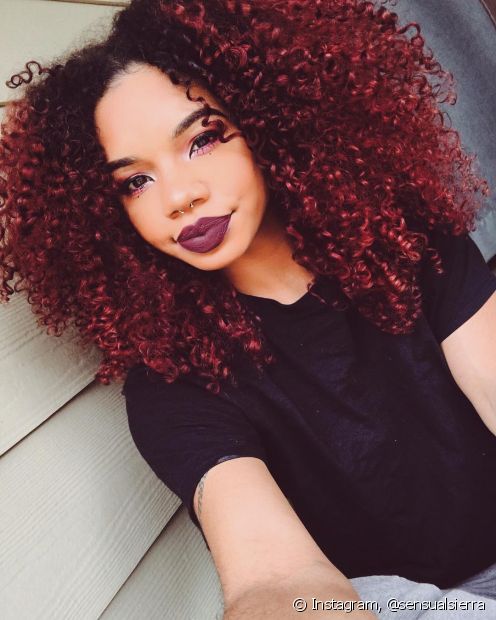 Black women with red hair: marsala wine, burgundy or cherry? Choose the best color for your skin