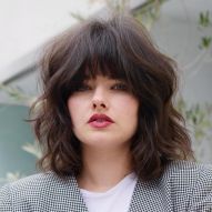 Coupe de cheveux avec frange : 22 avant et après pour vous inspirer à changer de look