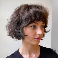 Coupe de cheveux avec frange : 22 avant et après pour vous inspirer à changer de look