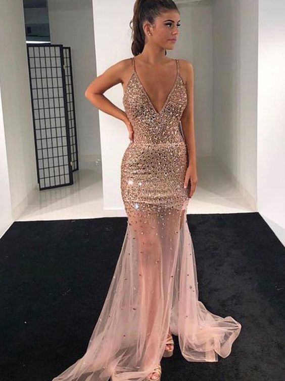 Inspírate con el hermoso vestido rosa de dama de honor