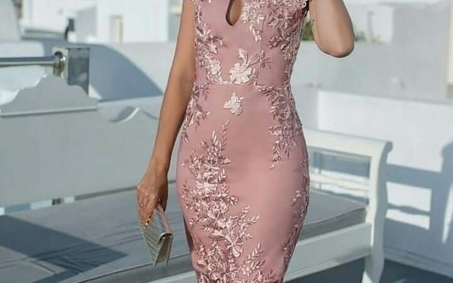 Inspírate con el hermoso vestido rosa de dama de honor