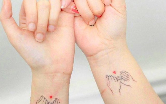 Tatouage mère-fille : 30 inspirations pour marquer cet amour sur la peau